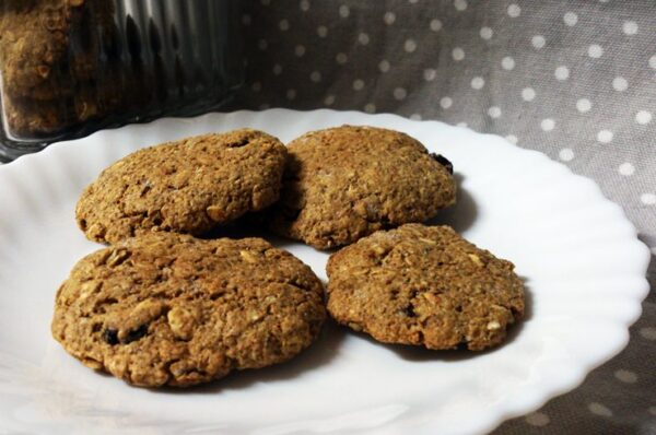 Simples e saboroso: Nutricionista ensina receita de cookies de granola na airfryer