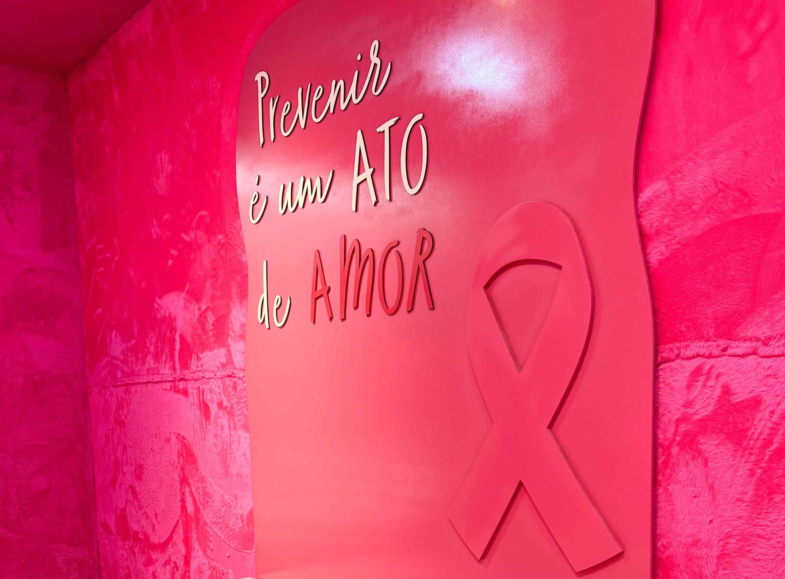 Outubro Rosa: Loja no Tietê Plaza alerta sobre o câncer de mama