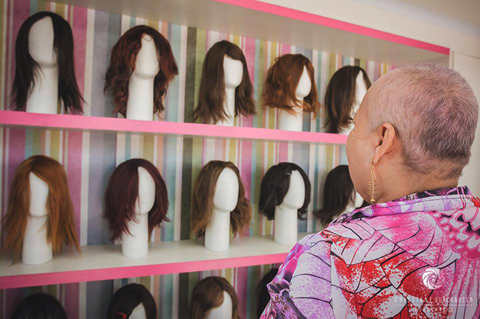 Corte de cabelo coletivo e gratuito em campanha pelo Outubro Rosa acontece no Cantareira Norte Shopping