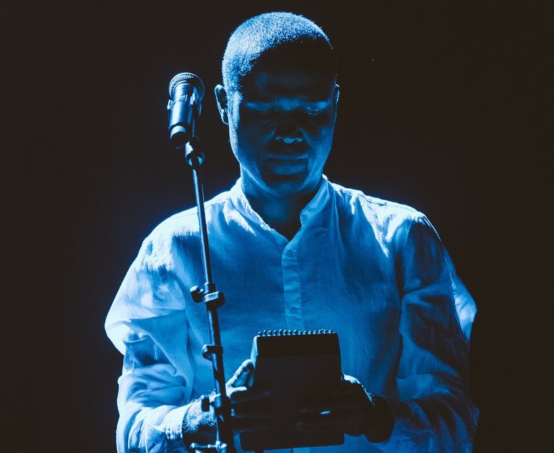 Em constante diálogo com a música de países africanos, compositor Valério faz show no Sesc Santana 