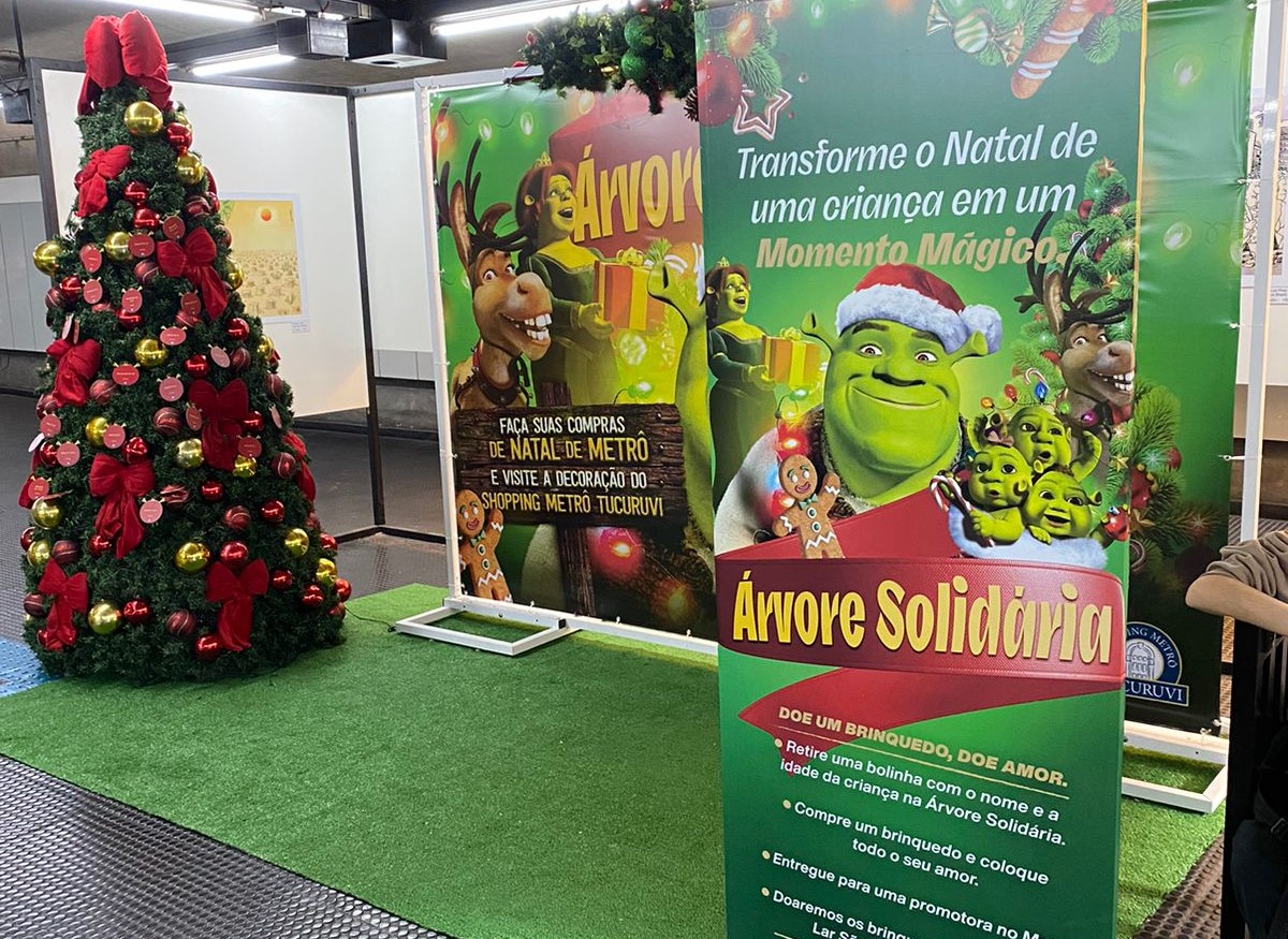 Shopping Metrô Tucuruvi espalha o clima de solidariedade com nova edição da Árvore Solidária