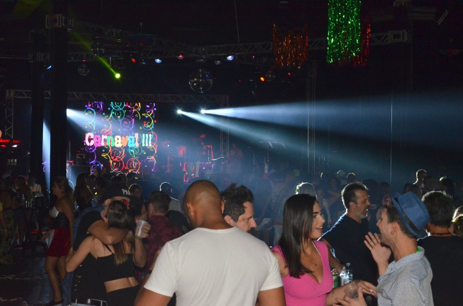 Clube Esperia promove a festa “Grito de Carnaval” voltada para adultos e “Festa à Fantasia” para a garotada