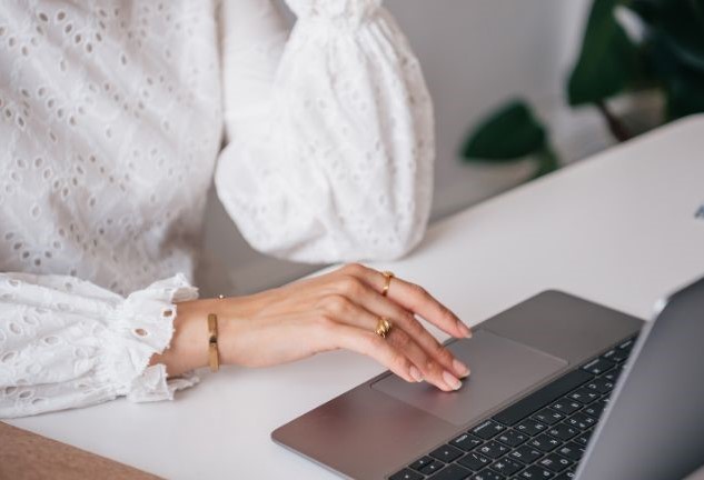 CAIXA oferece bolsas de estudo para aprendizado em tecnologia para mulheres