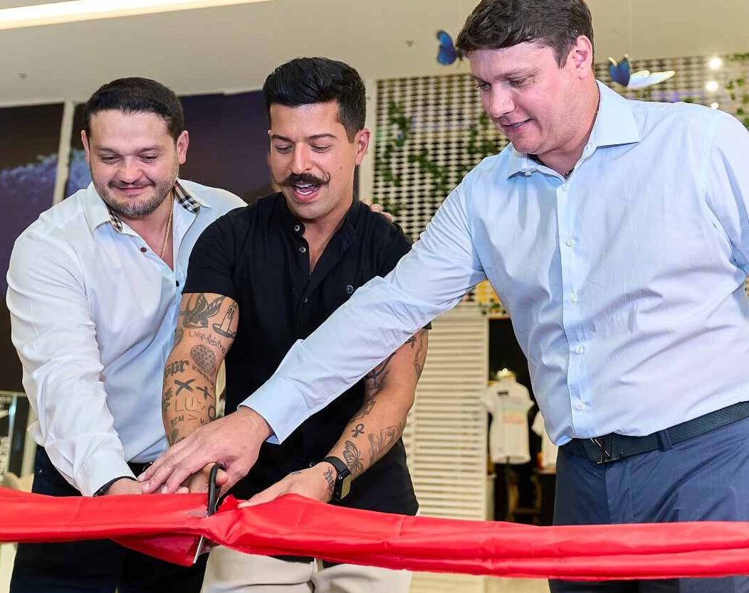 Shopping TriMais Places celebra 3 anos com a inauguração da exposição inédita do artista Mena