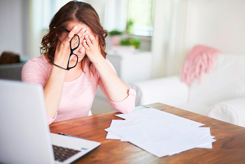 Durmo e acordo cansado, mas cumpro todas as tarefas: entenda o que é depressão funcional