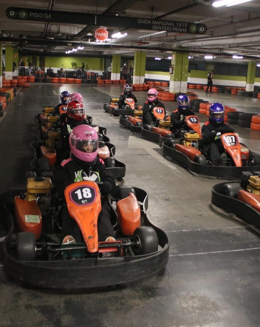 Shopping D acelera na diversão e inaugura pista do Kart Premium