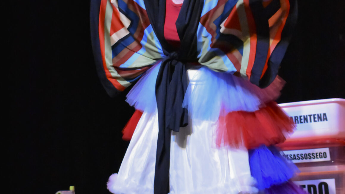 Priscila Jácomo estreia espetáculo com acessibilidade integrada