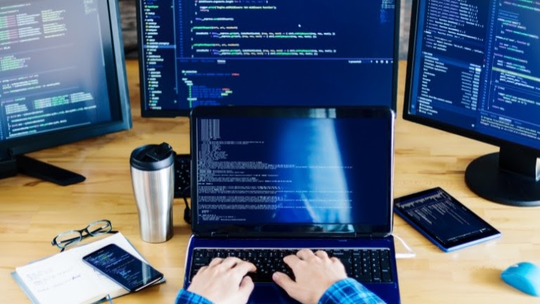 DIO e Avanade impulsionam capacitação gratuita em Tecnologia com bolsas de estudo e contratações