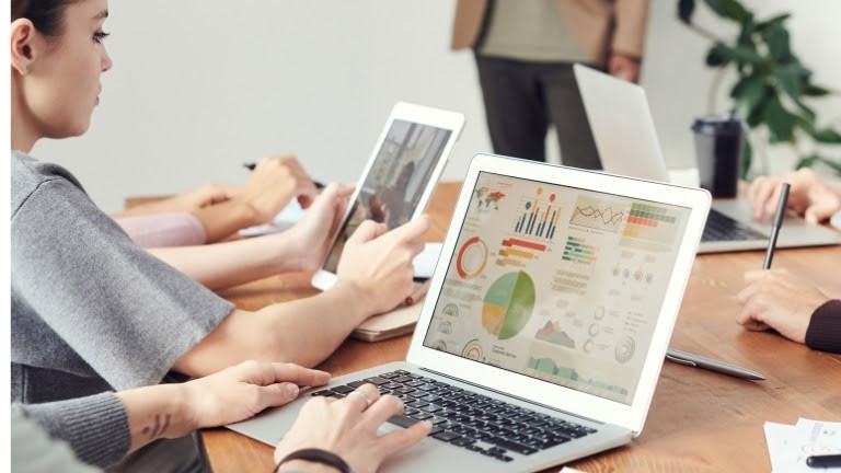 Finanças e empreendedorismo: CAIXA lança 50 mil vagas para bootcamp gratuito de IA nets área