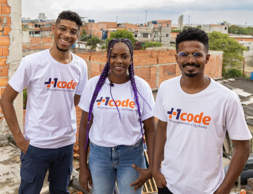 Mais1Code oferece cursos gratuitos para quem quer carreira em tecnologia e inteligência artificial