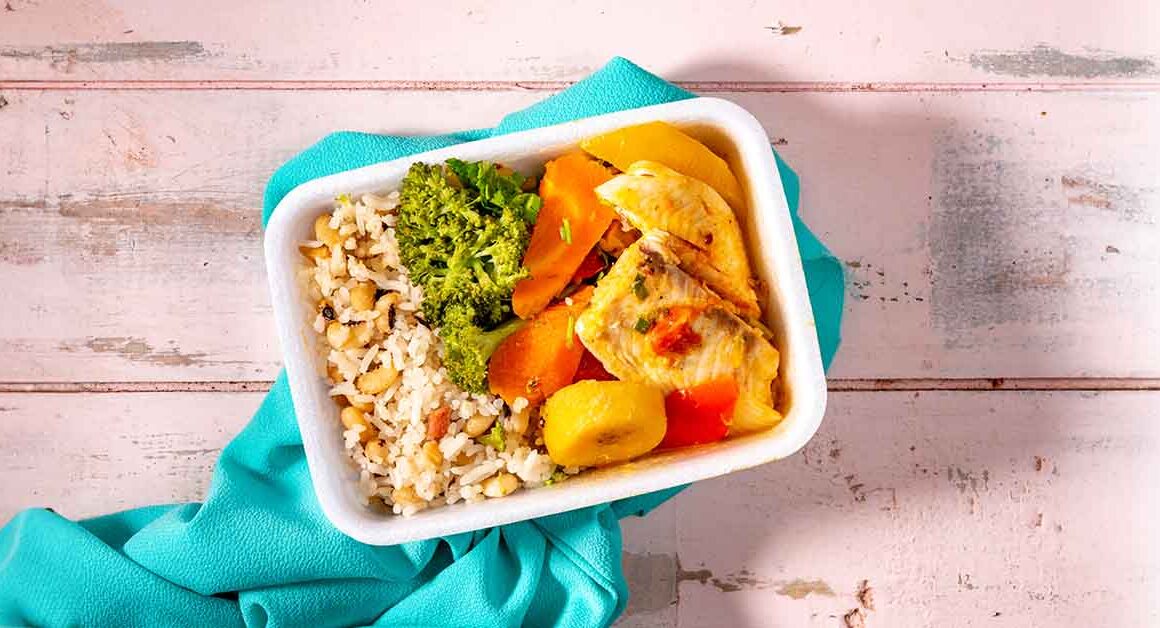 Nutricionista ensina o jeito certo de congelar marmitas para não perder nutrientes