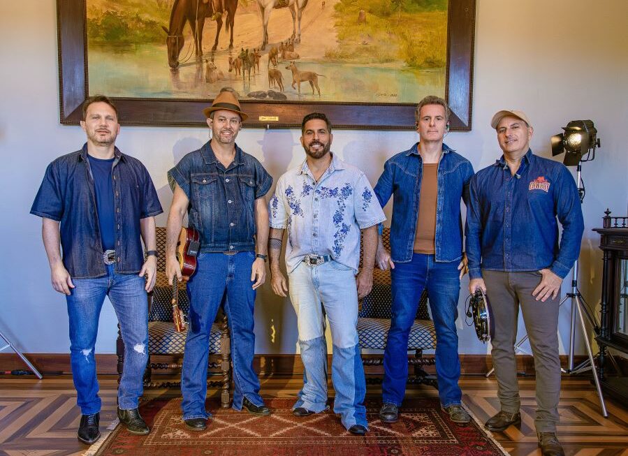 Inimigos da HP lança “Eu sei de cor” e abre segundo capítulo do projeto “Tudo Vira Samba”