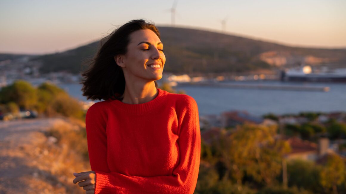 Dia Internacional da Felicidade: 5 hábitos de quem vive com propósito e leveza