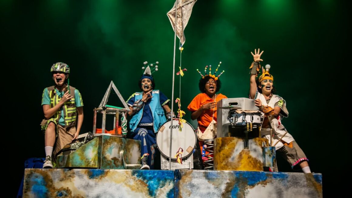 Espetáculo infantil A Máquina de Músicas Sem Fim no Teatro Alfredo Mesquita em Santana
