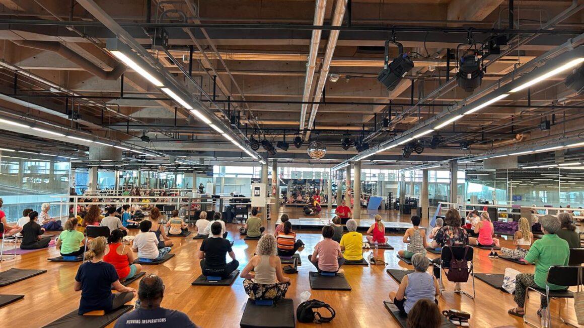 Aula de meditação e Qigong no Sesc Casa Verde em São Paulo