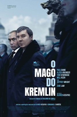 Jude Law e Paul Dano em cena de O Mago do Kremlin