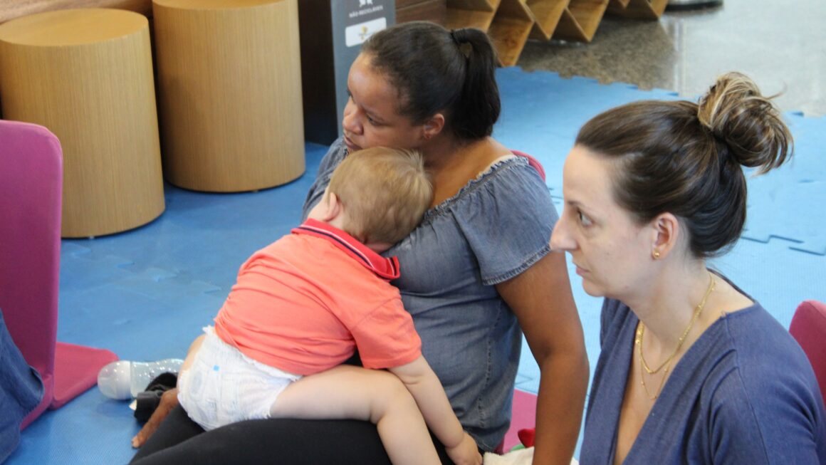 Shantala para bebês no Sesc Santana acontece em abril na Zona Norte