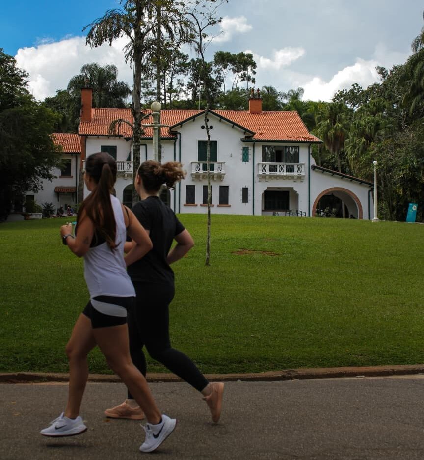 Corredores participam do Urban Trail Run no Horto Florestal e Serra da Cantareira