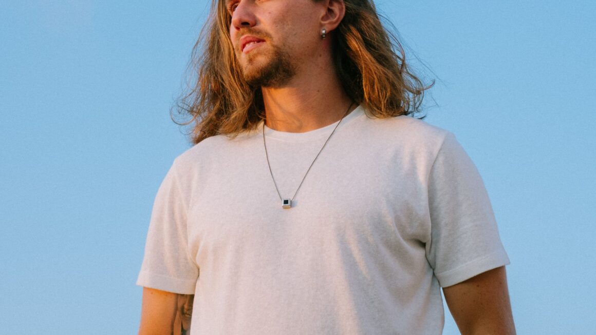 Vitor Kley lança EP “O Que Sobrou das Pequenas Grandes Coisas”