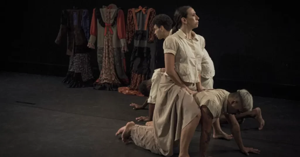 Acaso Caos Teatro Alfredo Mesquita