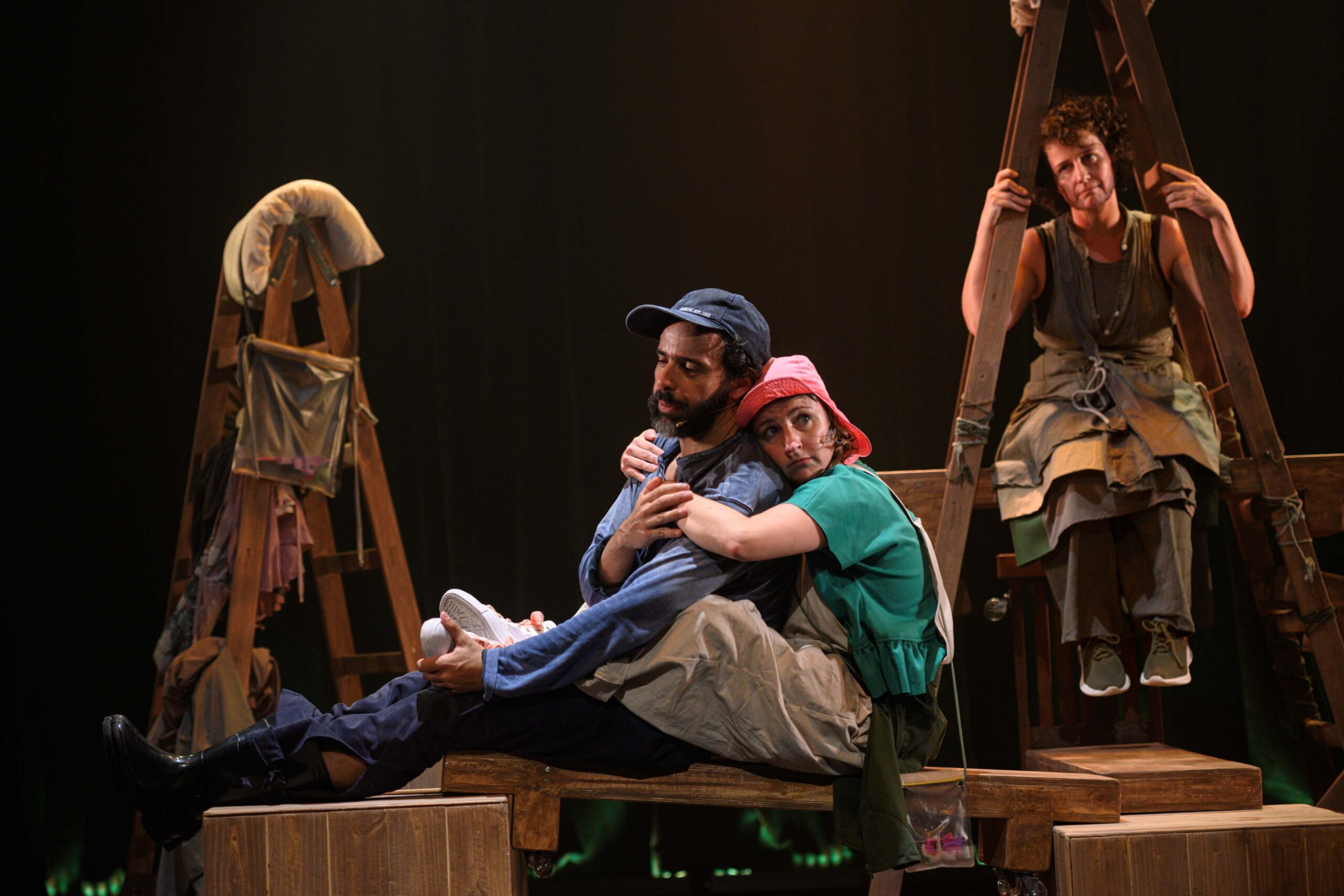 Espetáculo infantil Correnteza em apresentação no Teatro Alfredo Mesquita em Santana