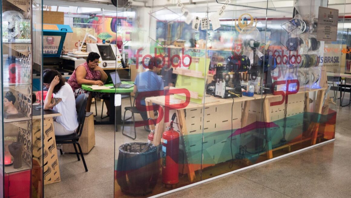 Cursos gratuitos de tecnologia para jovens abrem vagas em São Paulo
