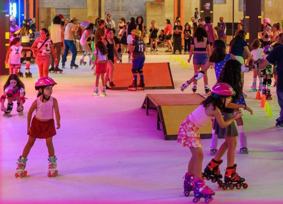 Pista de patinação Roller Dance no Shopping TriMais Places no Tucuruvi