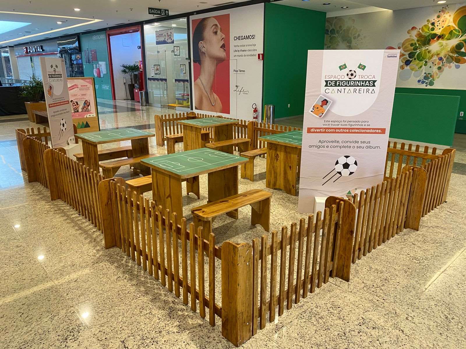 Espaço para troca de figurinhas da Copa do Mundo 2026 no Cantareira Norte Shopping