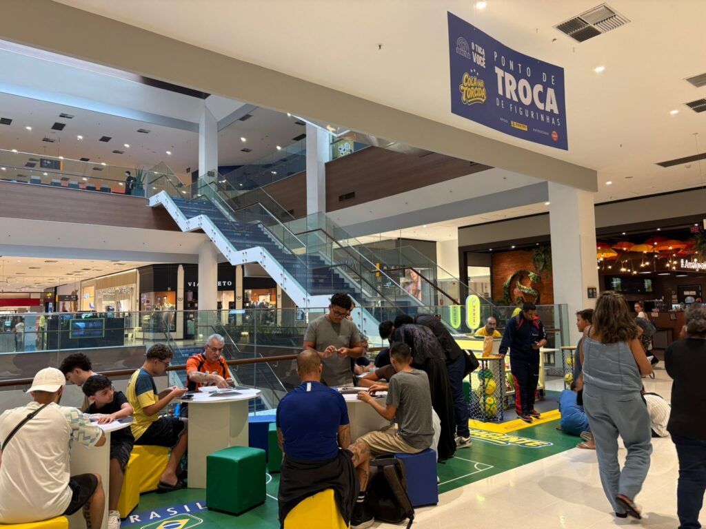 Shopping Metrô Tucuruvi promove troca de figurinhas da Copa