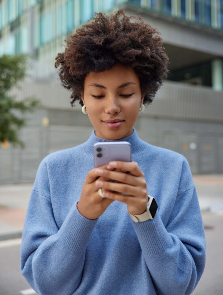 Empresas apostam no WhatsApp para vender mais, mas escolha da API pode fazer toda a diferença