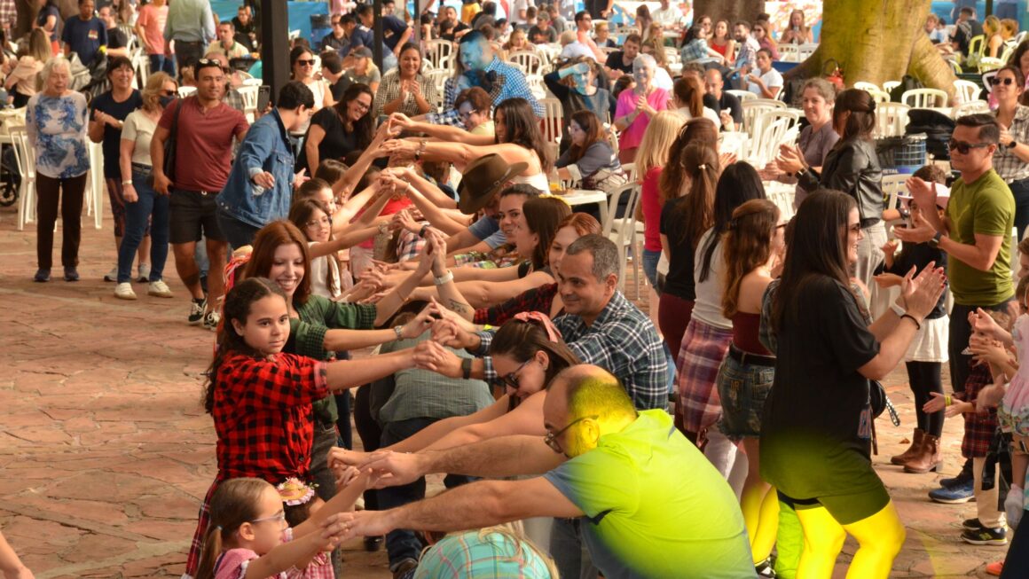 Festa Junina do Clube Esperia reúne público em Santana, na Zona Norte de São Paulo.