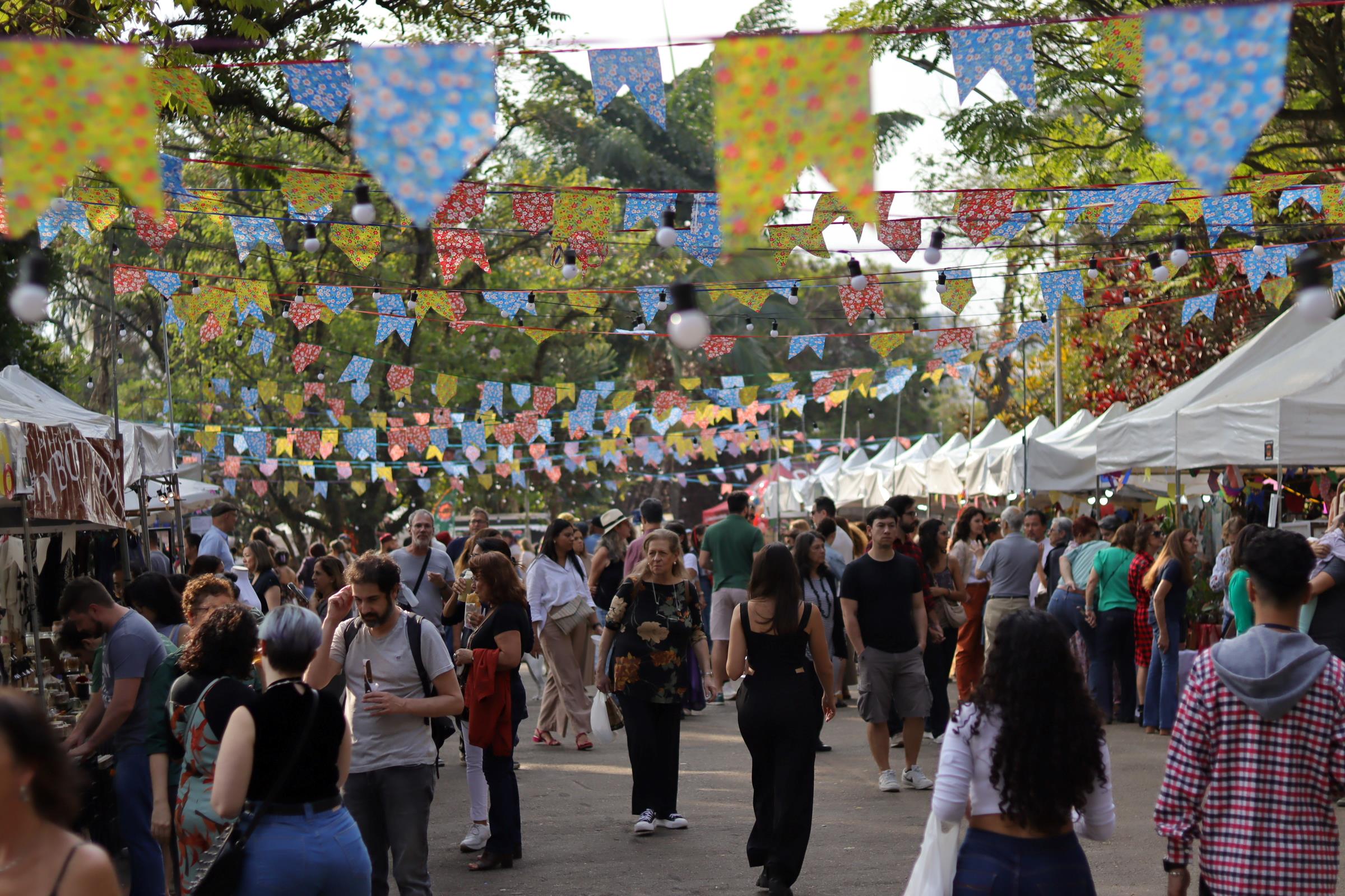 Festival Casa de Alice reúne expositores e visitantes no Horto Florestal em São Paulo