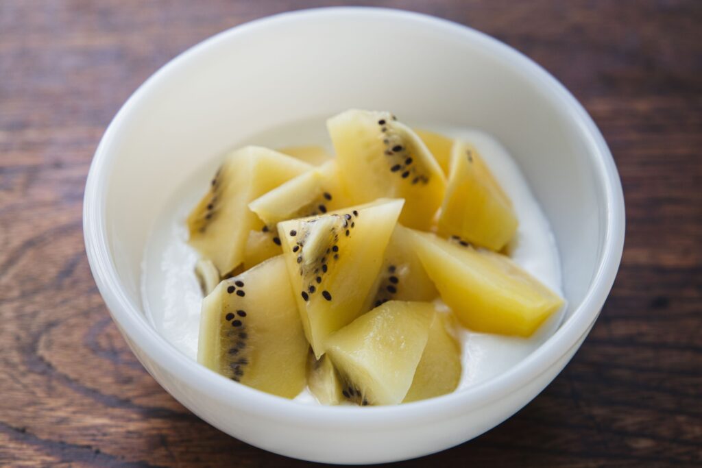 Frutas Da Estacao Caqui Kiwi Maca