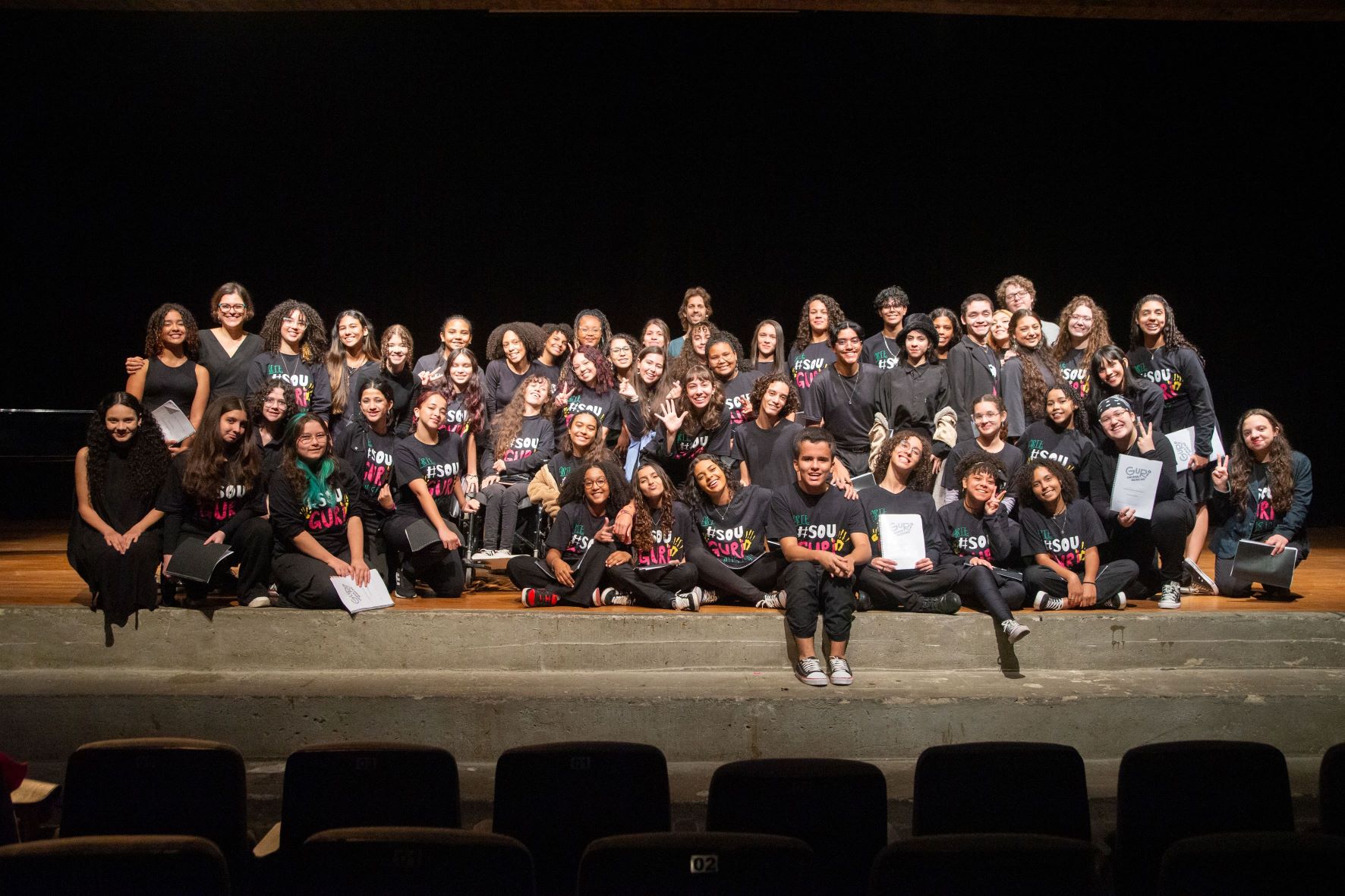 Coral e Orquestra de Cordas do Projeto GURI em apresentações gratuitas na Zona Norte de São Paulo.