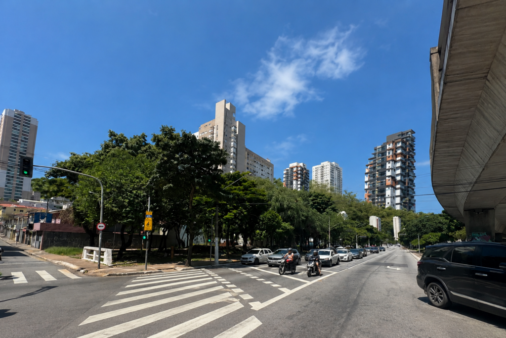 Praça Nossa Senhora dos Prazeres é reinaugurada com novas quadras, pista de skate e espaço pet na Zona Norte
