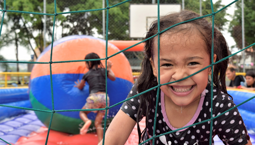 Crianças participam de atividades recreativas do programa Recreio nas Férias