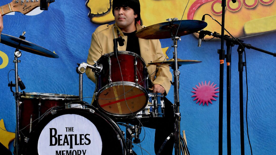 Cantareira Norte Shopping recebe show gratuito dos Beatles no Dia dos Namorados