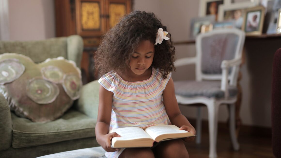 Férias escolares: confira 4 livros infantojuvenis para incentivar a leitura das crianças