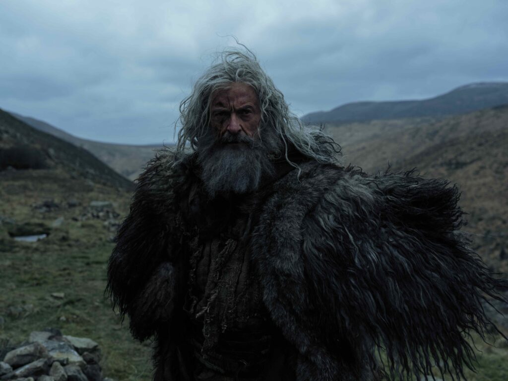 Hugh Jackman interpreta Robin Hood em cena do filme A Morte de Robin Hood.