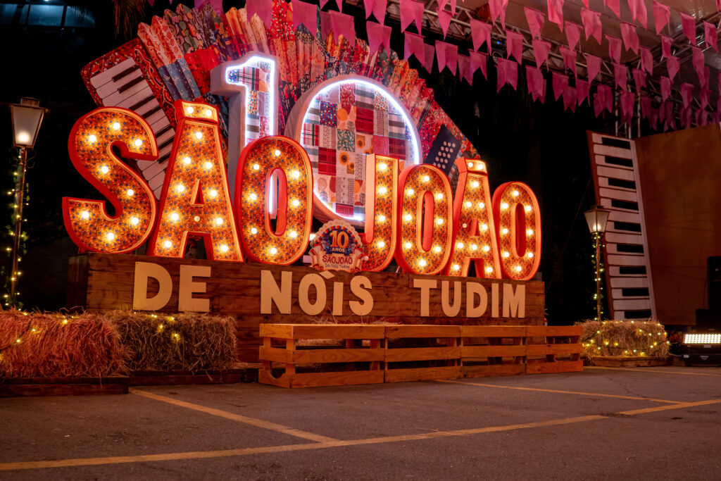 Público prestigia o São João do CTN durante festa junina no bairro do Limão, Zona Norte de São Paulo.