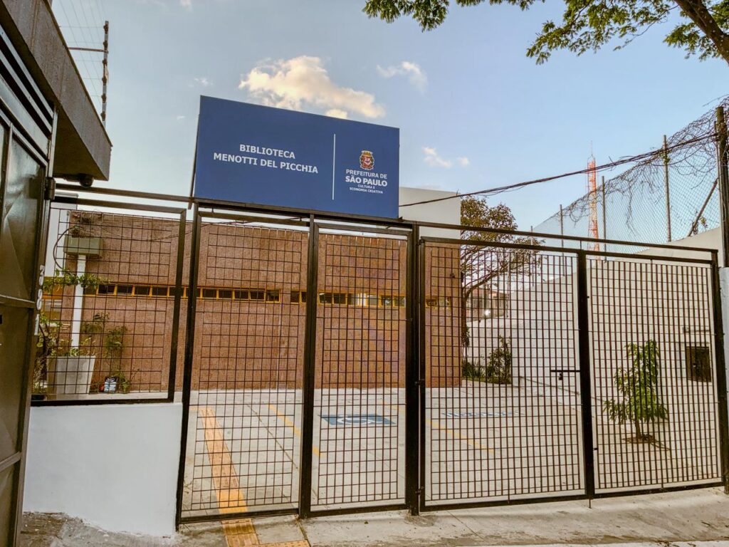 Biblioteca Menotti Del Picchia Reabertura Zona Norte