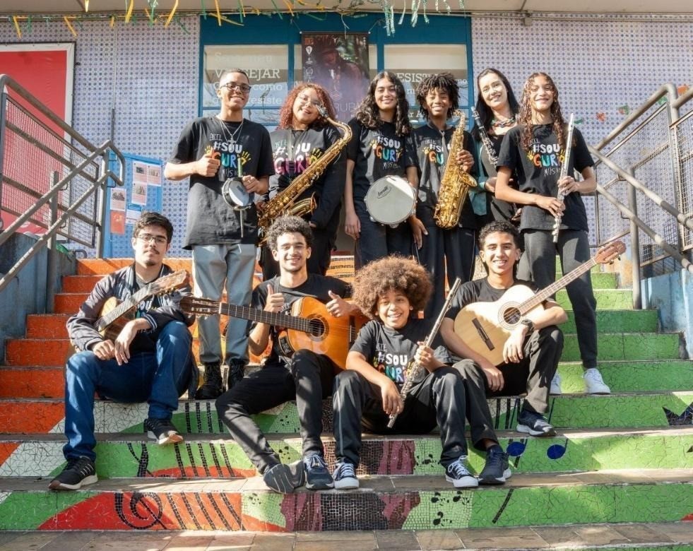 Alunos participam de curso de iniciação musical do GURI na Zona Norte de São Paulo.