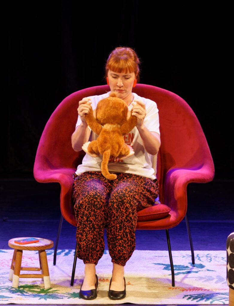 A comédia "Manhê!" leva humor e reflexão sobre maternidade ao Teatro Alfredo Mesquita durante o mês de agosto.