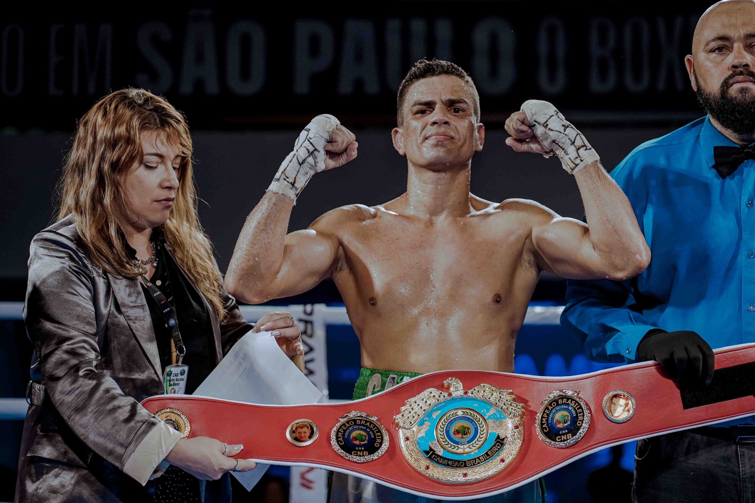 Ringue do Sampa Boxe durante evento no Clube Cassasp, em Santana, Zona Norte de São Paulo.
