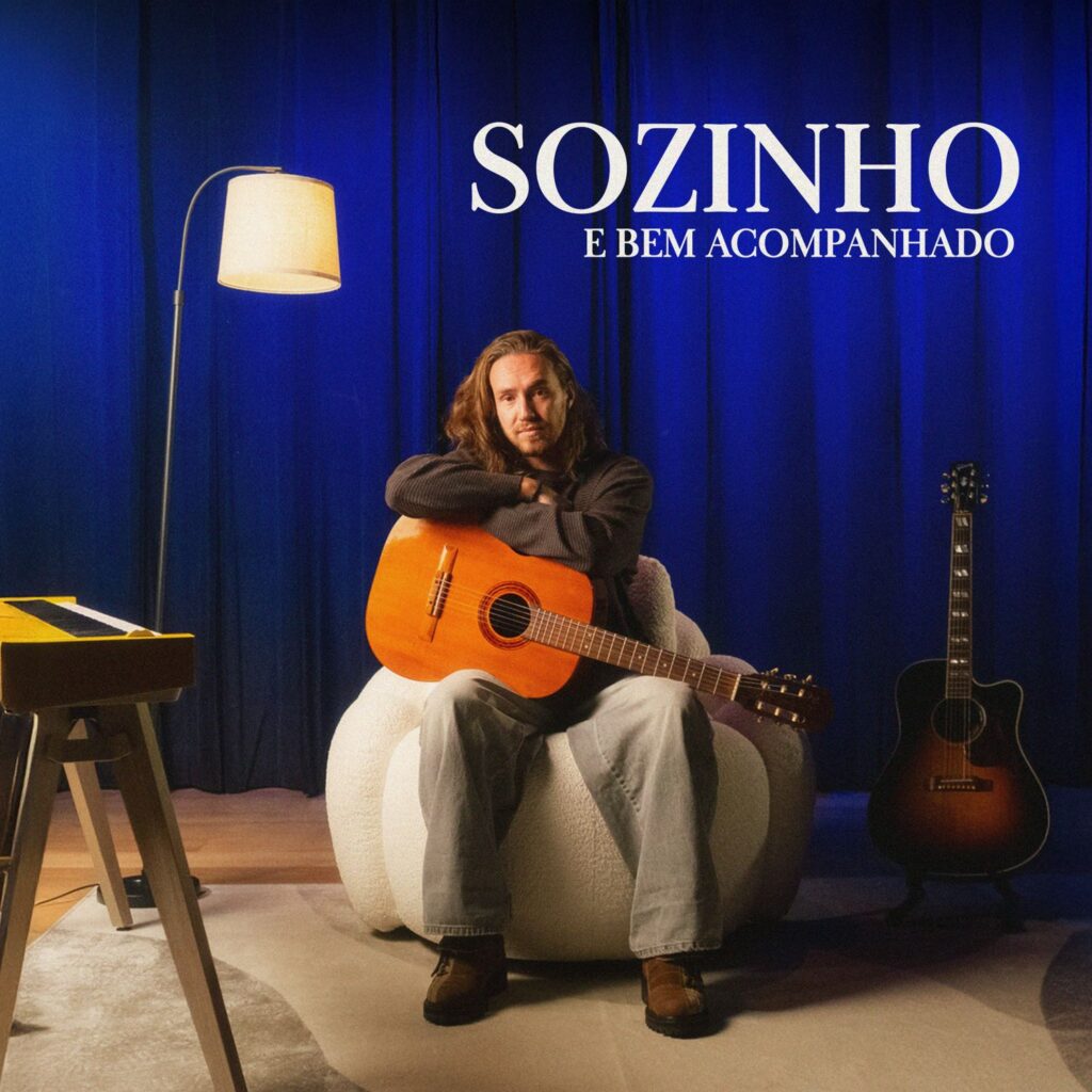 Vitor Kley lança álbum Sozinho e Bem Acompanhado com versões de voz e violão