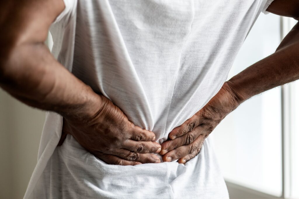 Osteoporose pode avançar em silêncio e aumentar risco de fraturas