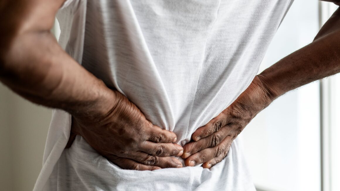 Osteoporose pode avançar em silêncio e aumentar risco de fraturas