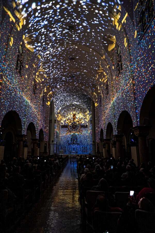 Alluz Espetaculo Imersivo Basilica Santana Universo Zn
