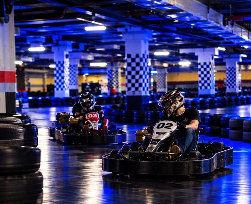 Pista coberta do Nacional Kart no Tietê Plaza, em Pirituba, com estrutura para corridas de kart.