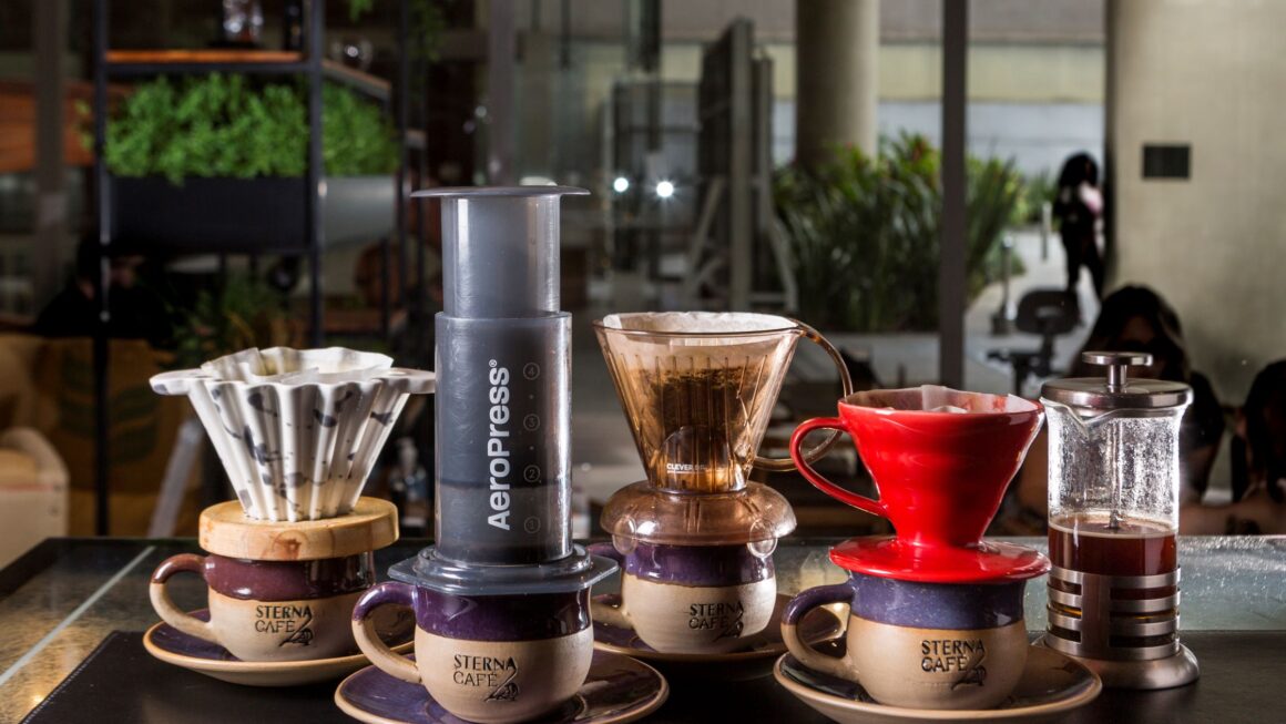 Métodos de preparo de café especial destacam diferentes aromas, sabores e texturas da bebida.
